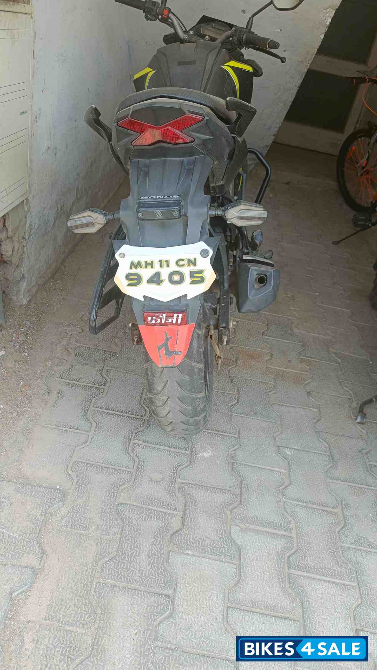 Honda CB Hornet 160R