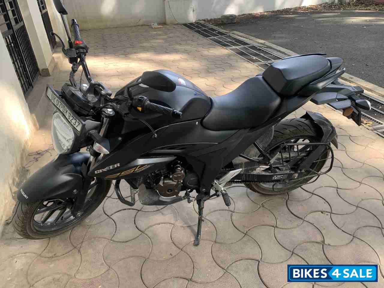 Black Suzuki Gixxer 250 BS6