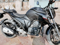 Yamaha FZ25