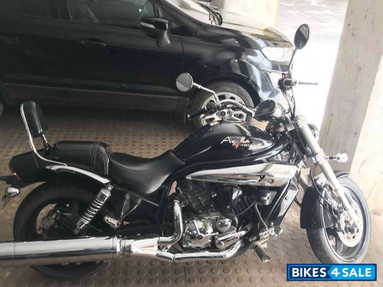 Black Hyosung Aquila Pro 650