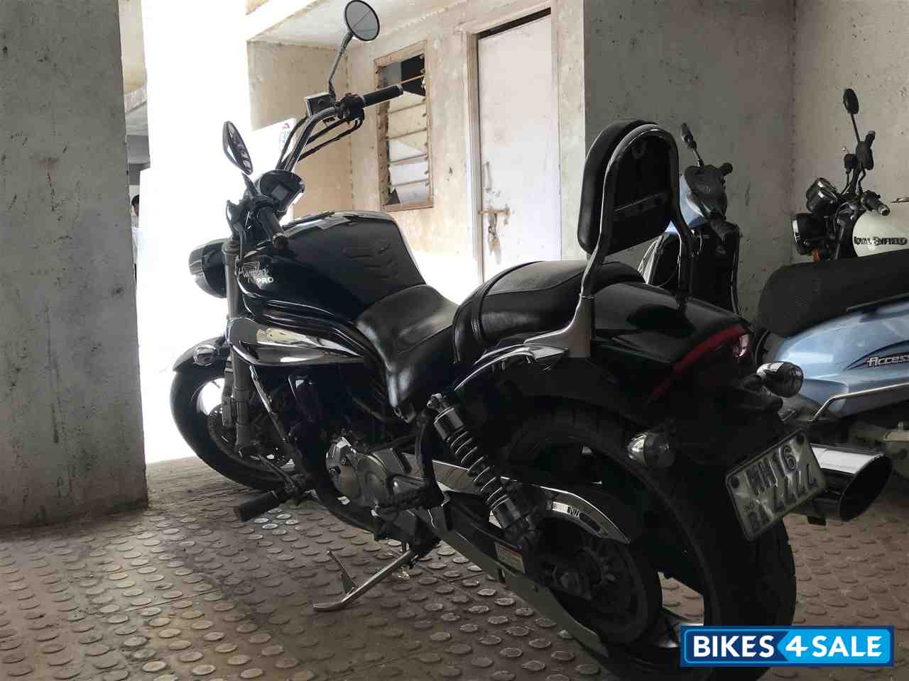 Black Hyosung Aquila Pro 650 Black Hyosung Aquila Pro 650