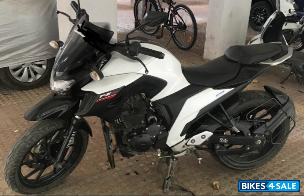 Yamaha FZ25