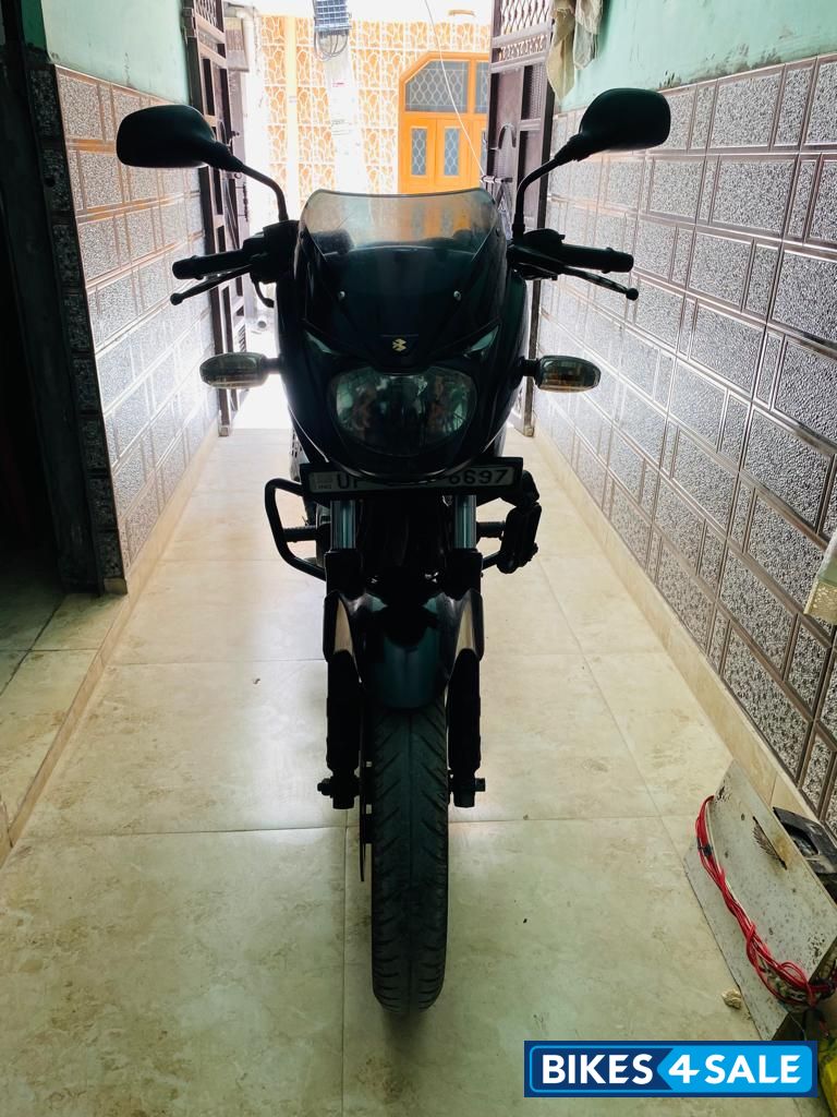 Black Bajaj Pulsar 180 DTSi