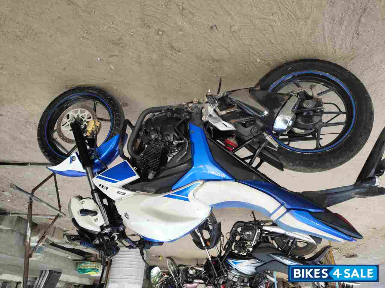 Blue Suzuki Gixxer 150