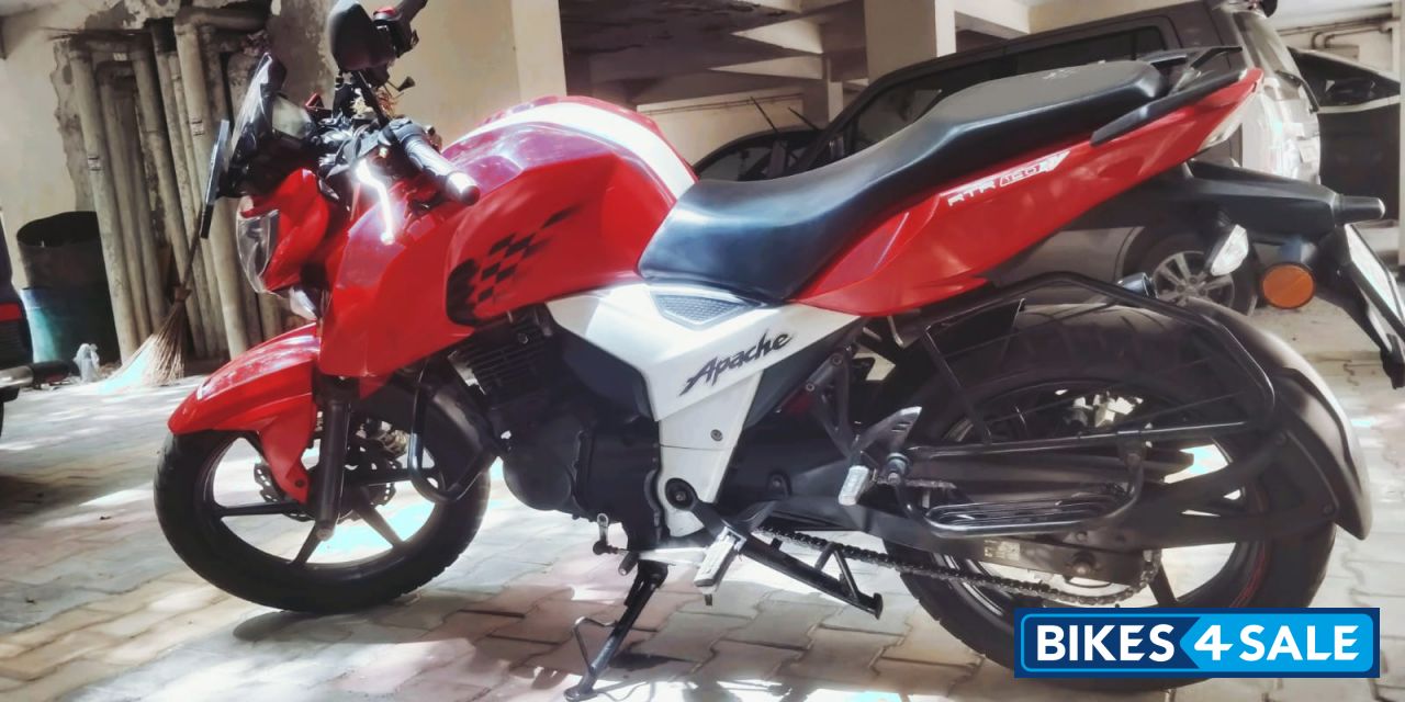 Red TVS Apache RTR 160 4V