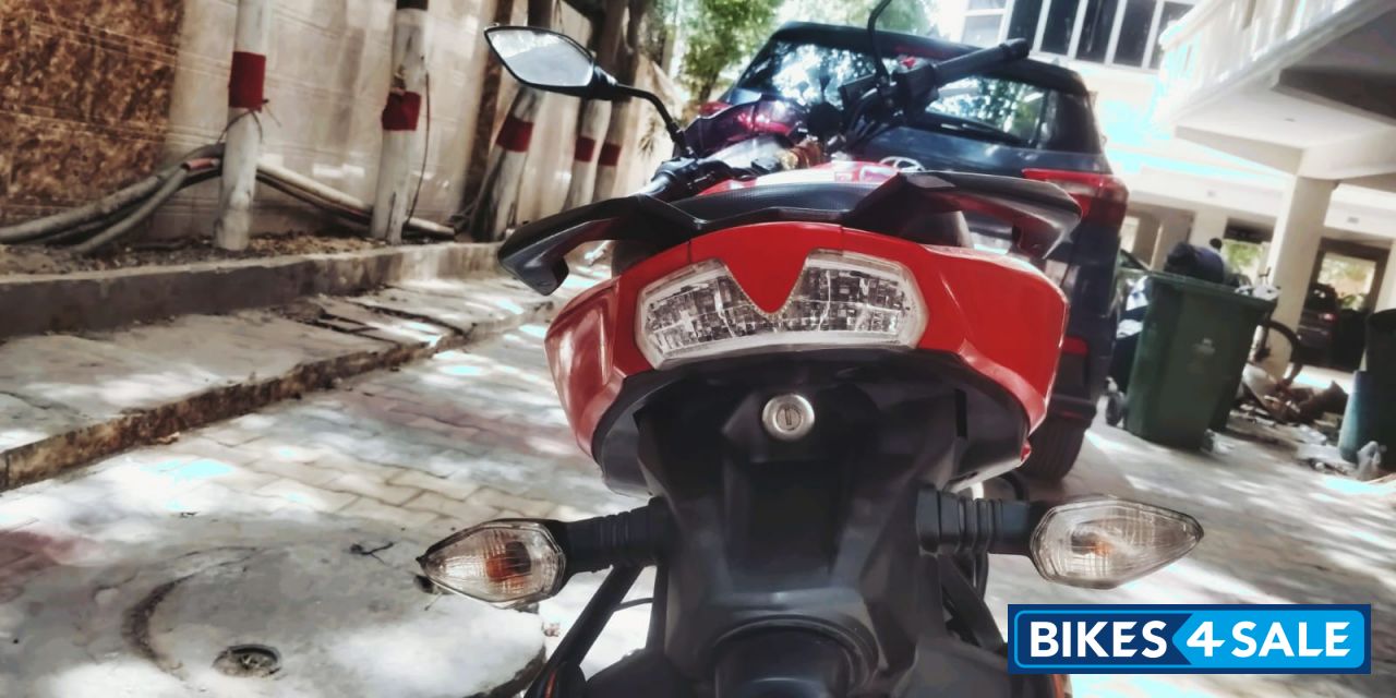 Red TVS Apache RTR 160 4V