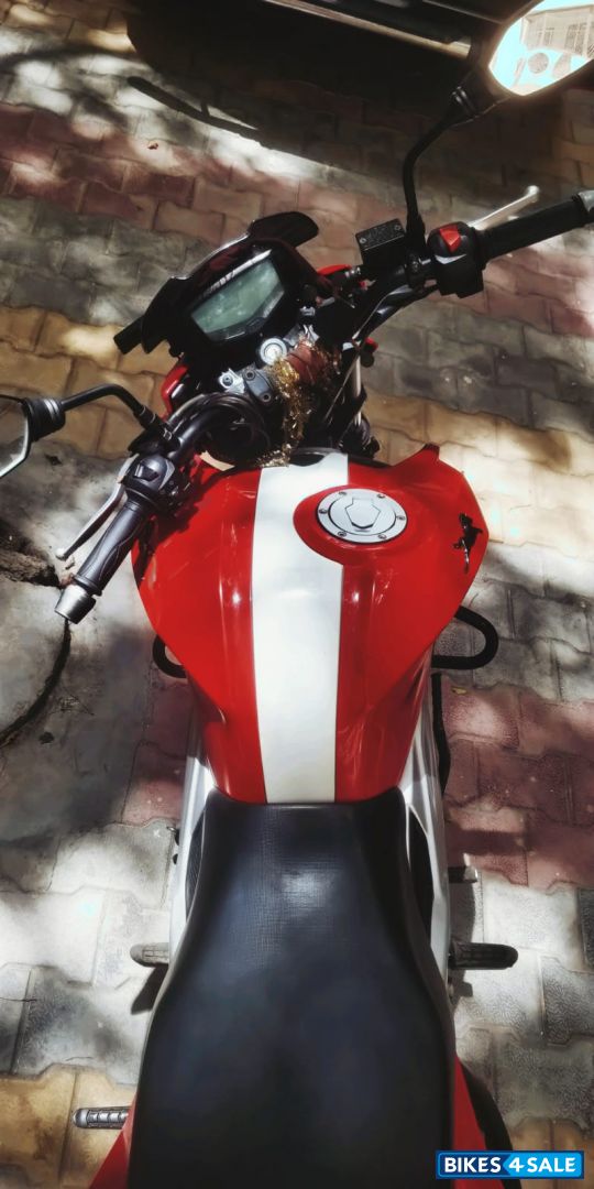 Red TVS Apache RTR 160 4V