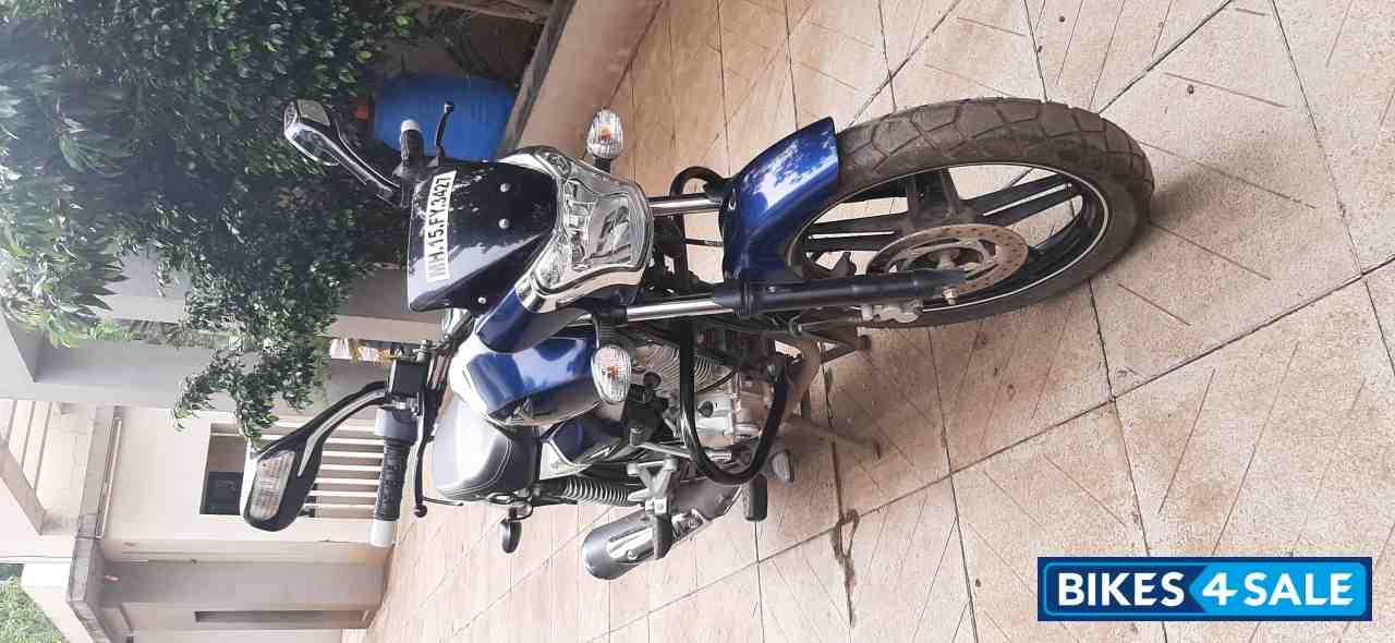 Blue White Bajaj V15