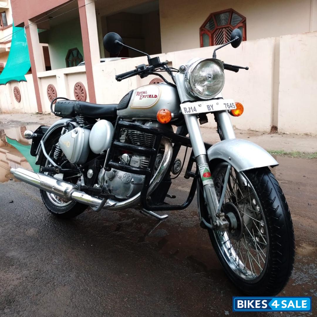 Silver Royal Enfield Classic 350