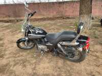 Black Bajaj Avenger Cruise 220