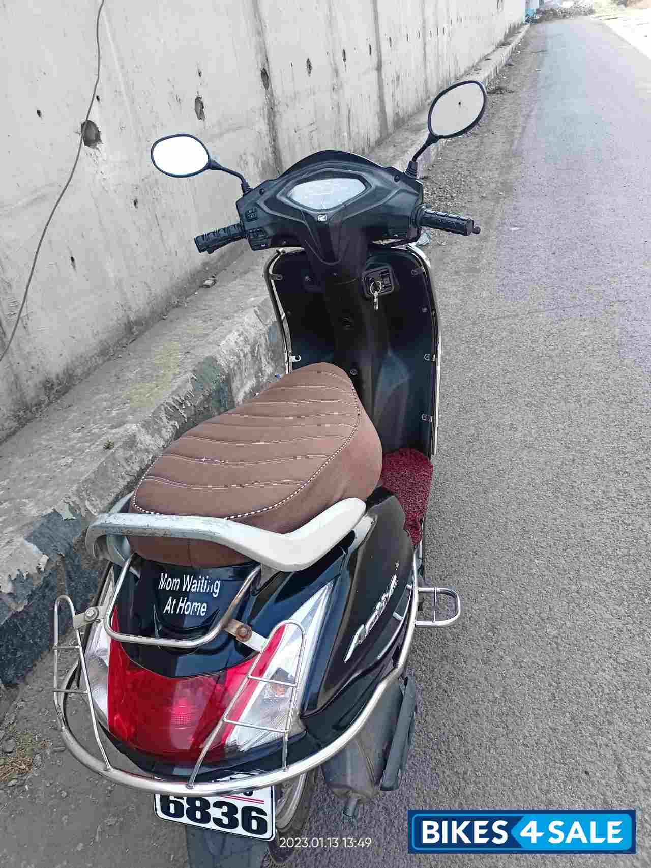 Glosy Black Honda Activa 5G