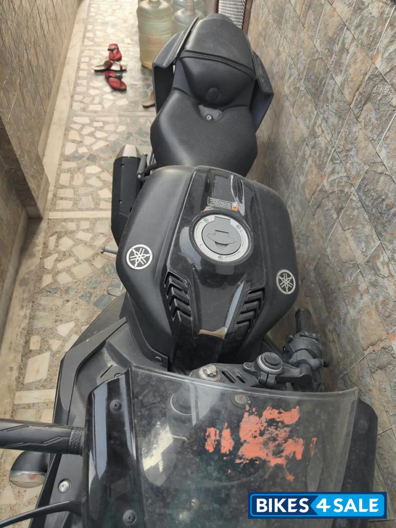Black Yamaha YZF R15 V3