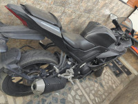 Black Yamaha YZF R15 V3
