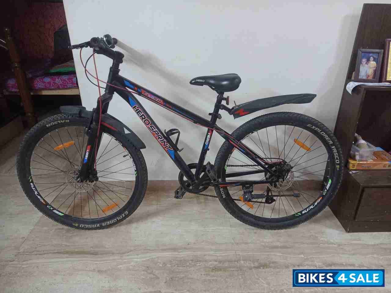 Black Hero Cycles Hero sprint flash 29t bicycle with gear and mudgud fitted Black Hero Cycles Hero sprint flash 29t bicycle with gear and mudgud fitted