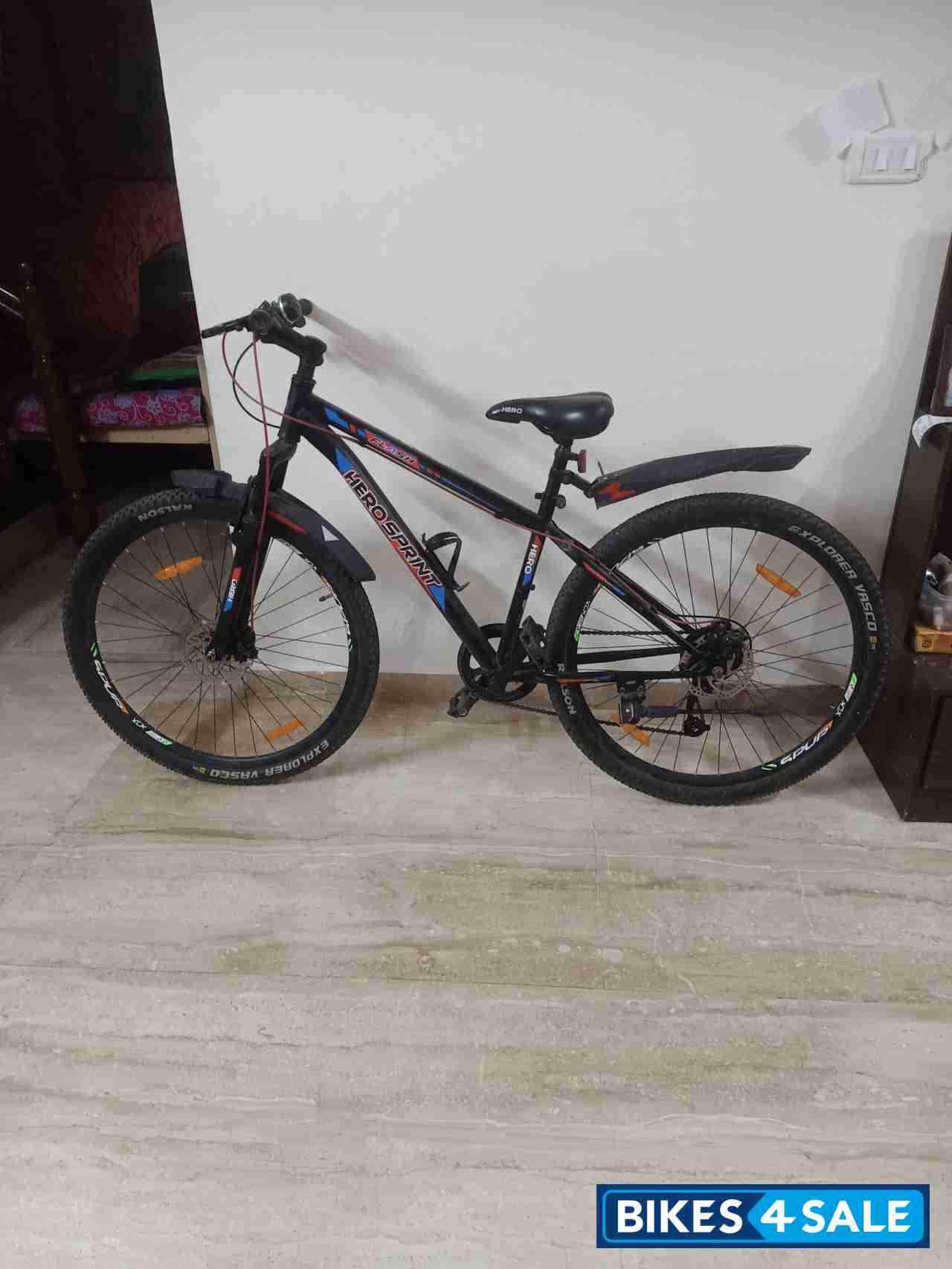 Black Hero Cycles Hero sprint flash 29t bicycle with gear and mudgud fitted Black Hero Cycles Hero sprint flash 29t bicycle with gear and mudgud fitted