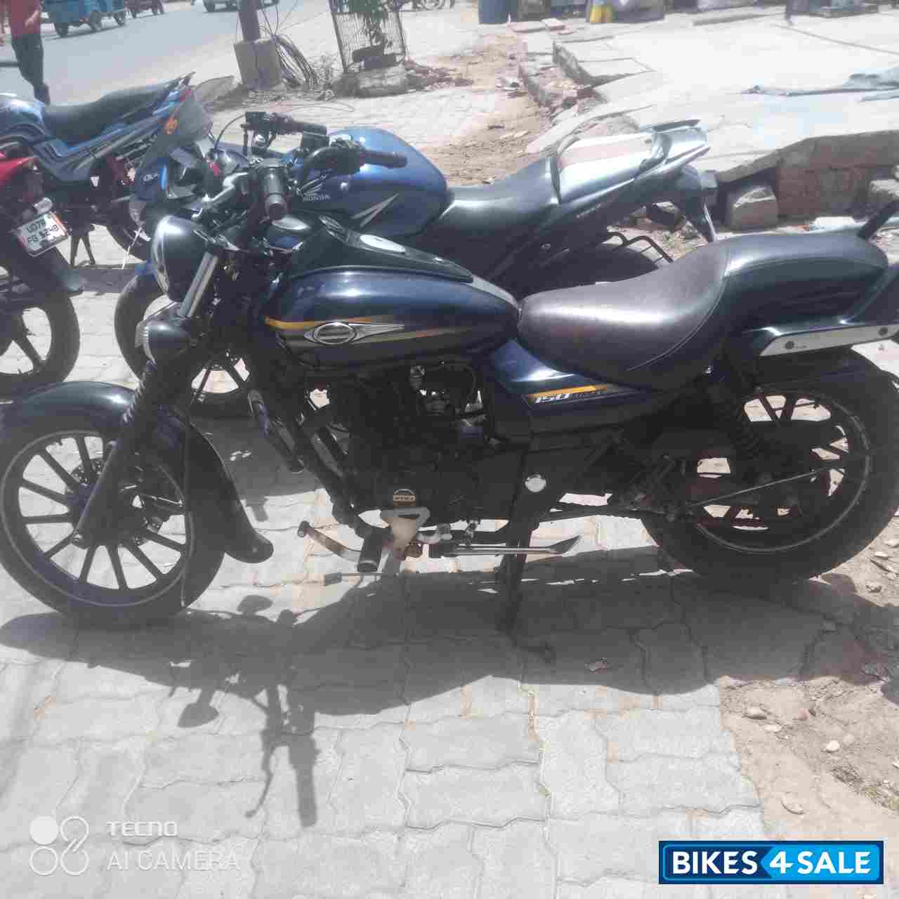 Blue Bajaj Avenger Street 150