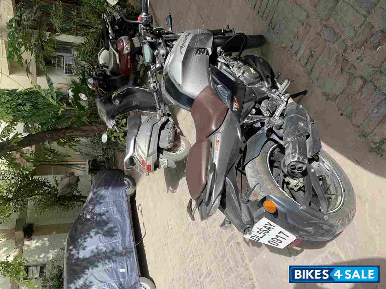 Titanium Grey TVS Apache RTR 200 4V