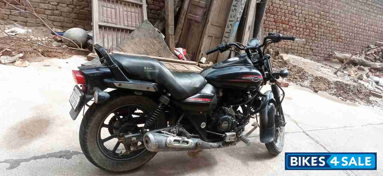 Bajaj Avenger Street 220