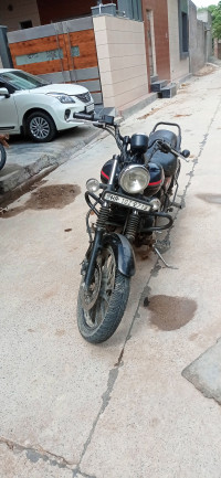 Bajaj Avenger Street 220