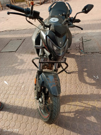 Black Hero Xtreme 160R Stealth Edition