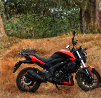 Canyon Red Bajaj Dominar 250