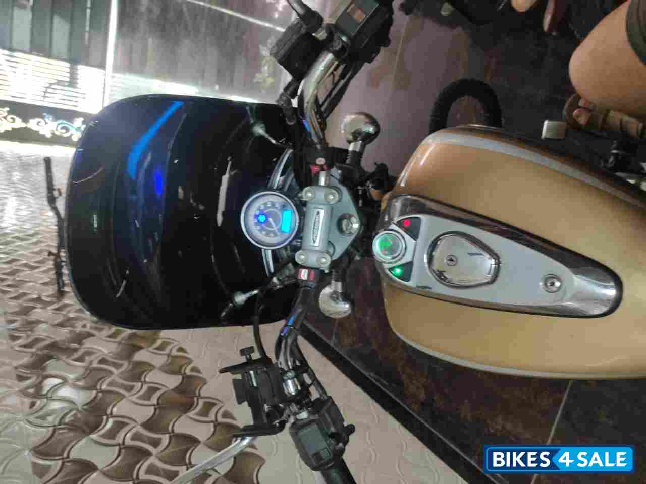 Desert Gold Bajaj Avenger Cruise 220