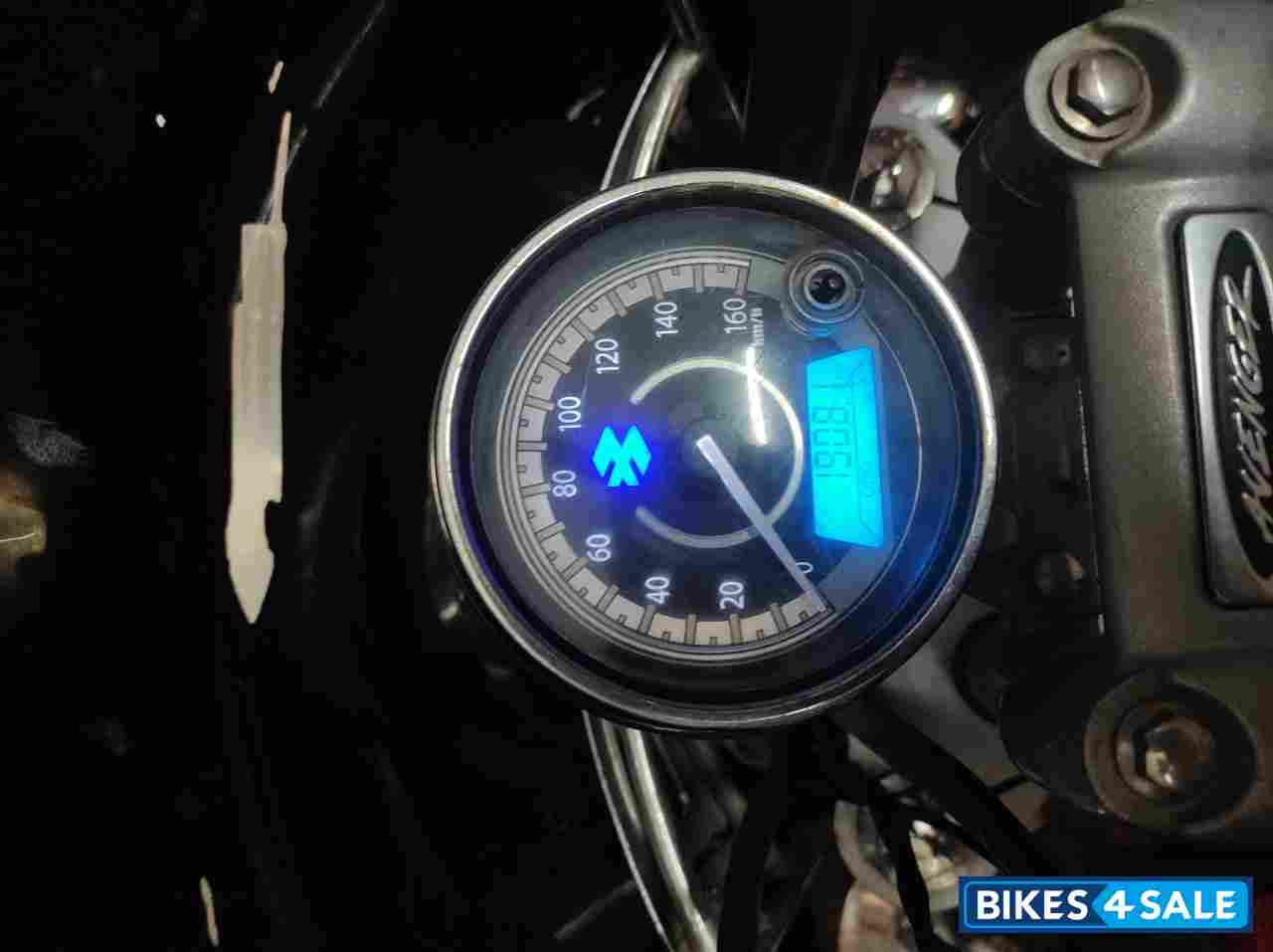 Desert Gold Bajaj Avenger Cruise 220 Desert Gold Bajaj Avenger Cruise 220