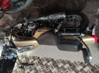 Desert Gold Bajaj Avenger Cruise 220