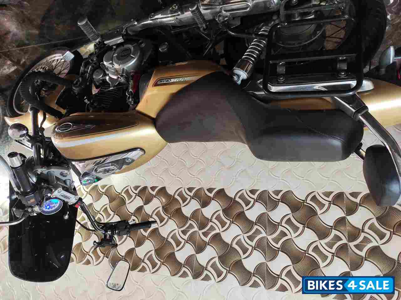 Desert Gold Bajaj Avenger Cruise 220 Desert Gold Bajaj Avenger Cruise 220