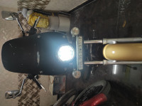 Desert Gold Bajaj Avenger Cruise 220