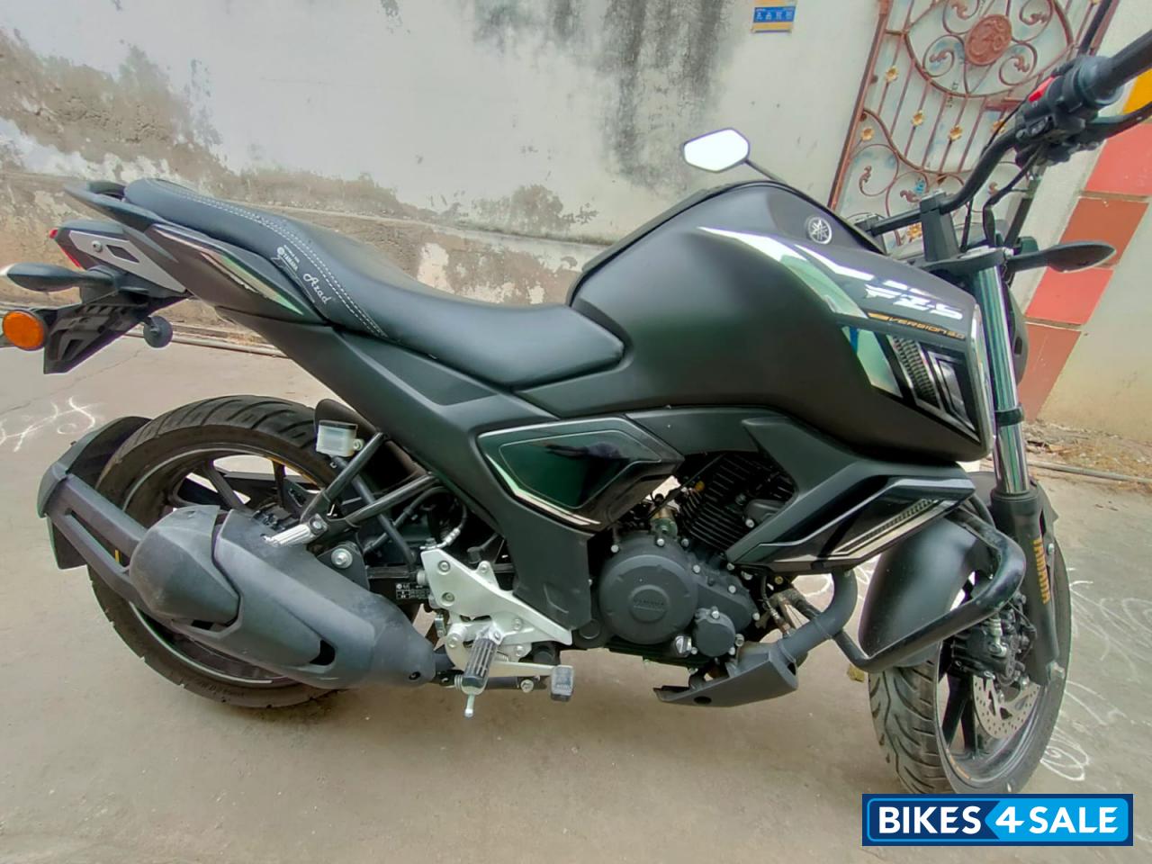 Black Yamaha FZ-S FI V3