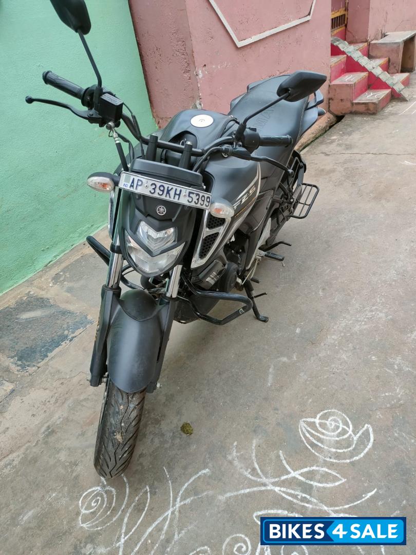 Black Yamaha FZ-S FI V3