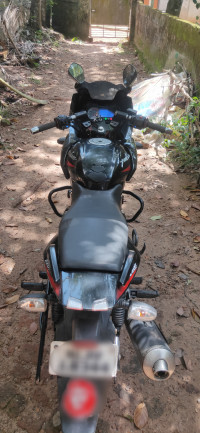 Black And Red Bajaj Pulsar 220F