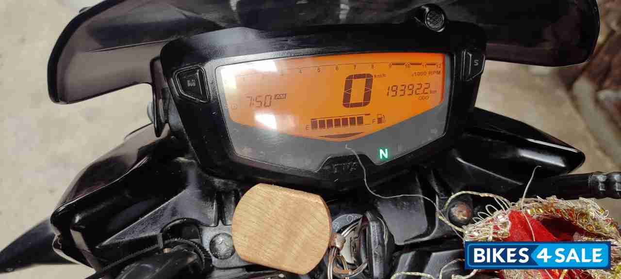 Black TVS Apache RTR 160 4V