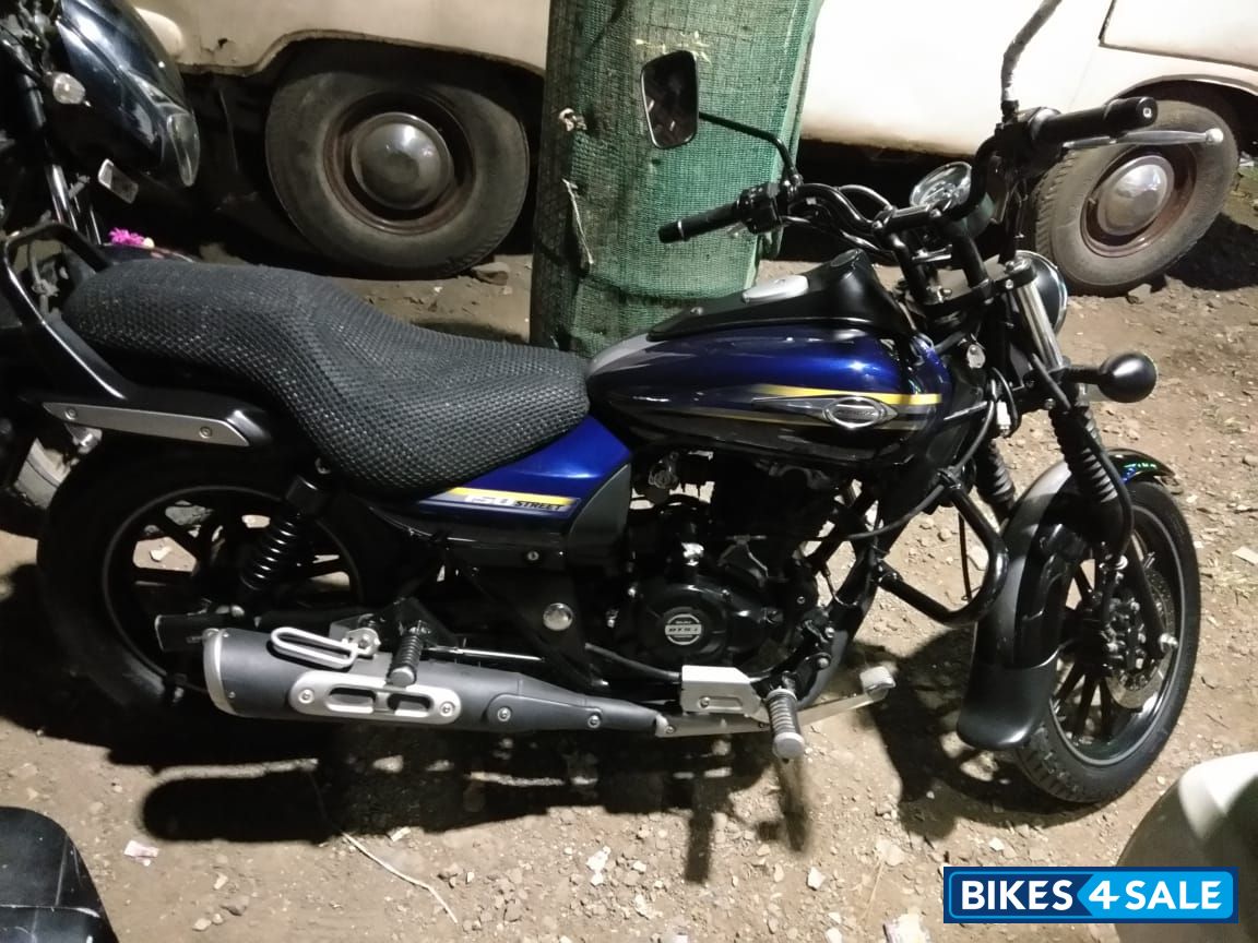 Blue Bajaj Avenger Street 150