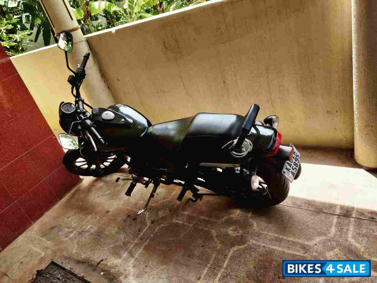 Black Bajaj Avenger Street 160