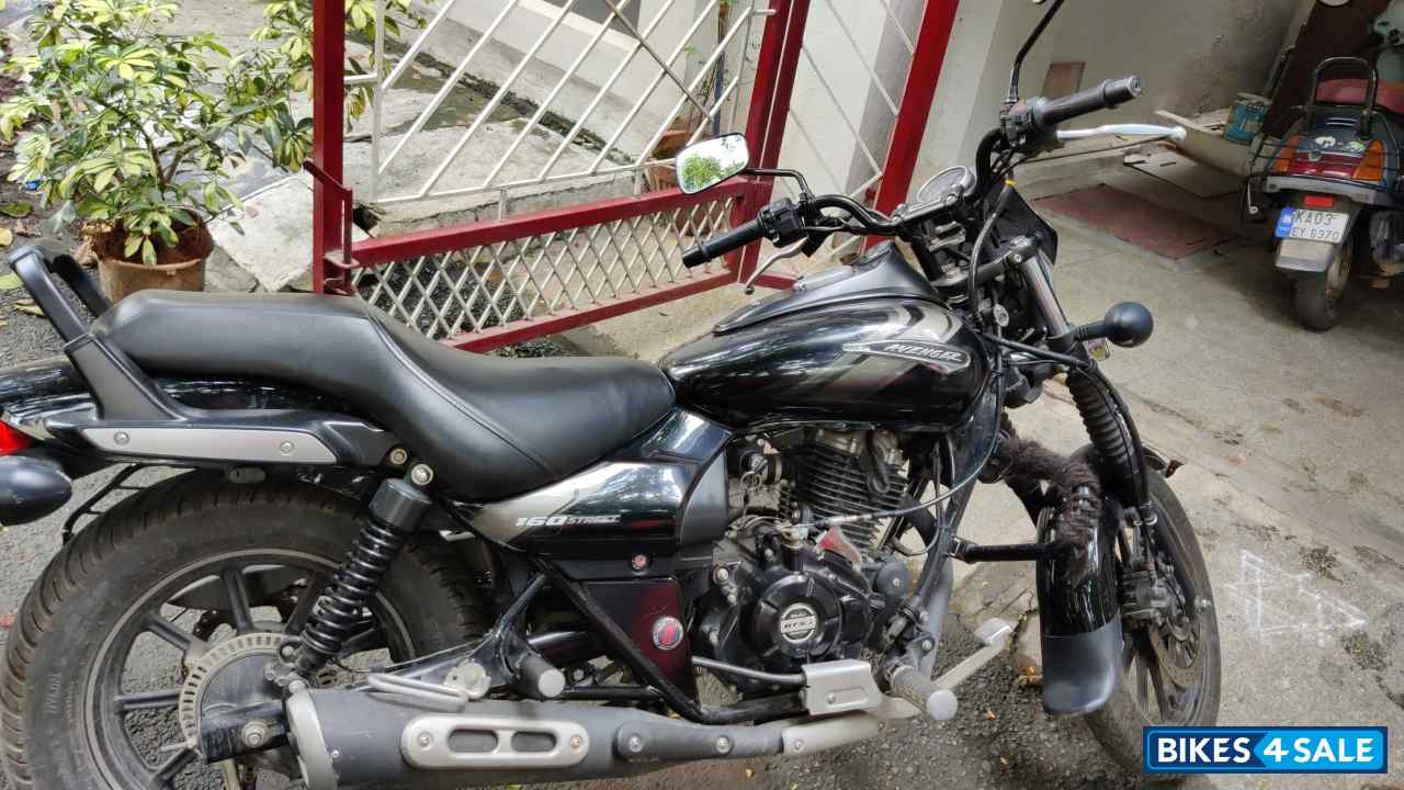 Black Bajaj Avenger Street 160