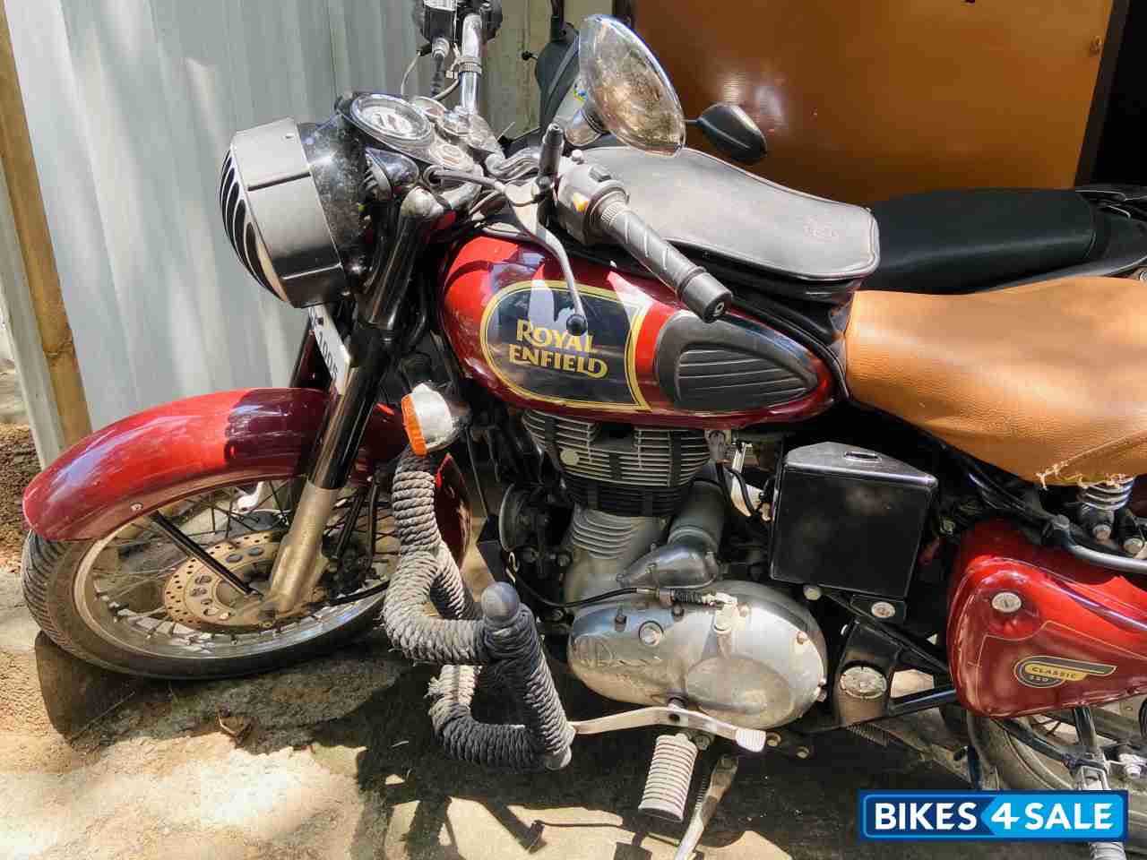 Chestnut Royal Enfield Classic 350