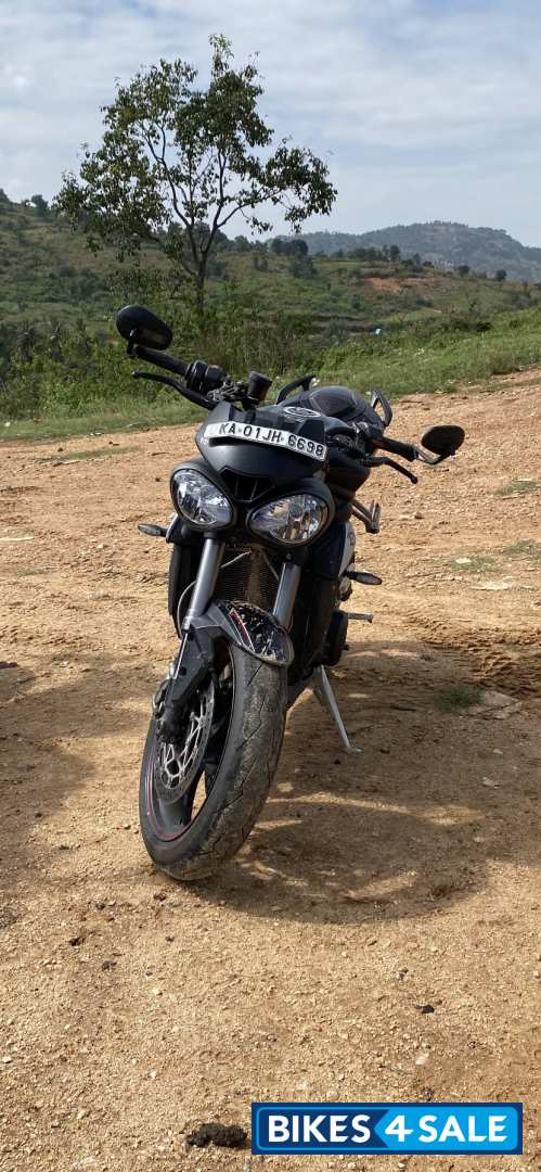 Matt Black Triumph Street Triple RS 2020