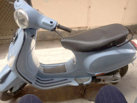 Vespa LX 125
