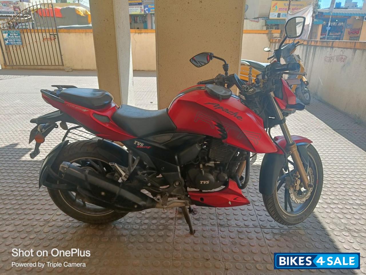 TVS Apache RTR 200 4V