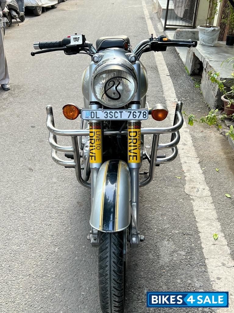 Silver Royal Enfield Classic 350 Silver Royal Enfield Classic 350