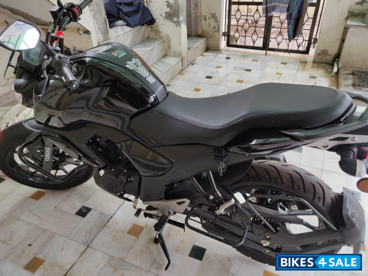Metallic Black Yamaha FZ FI V3 BS6
