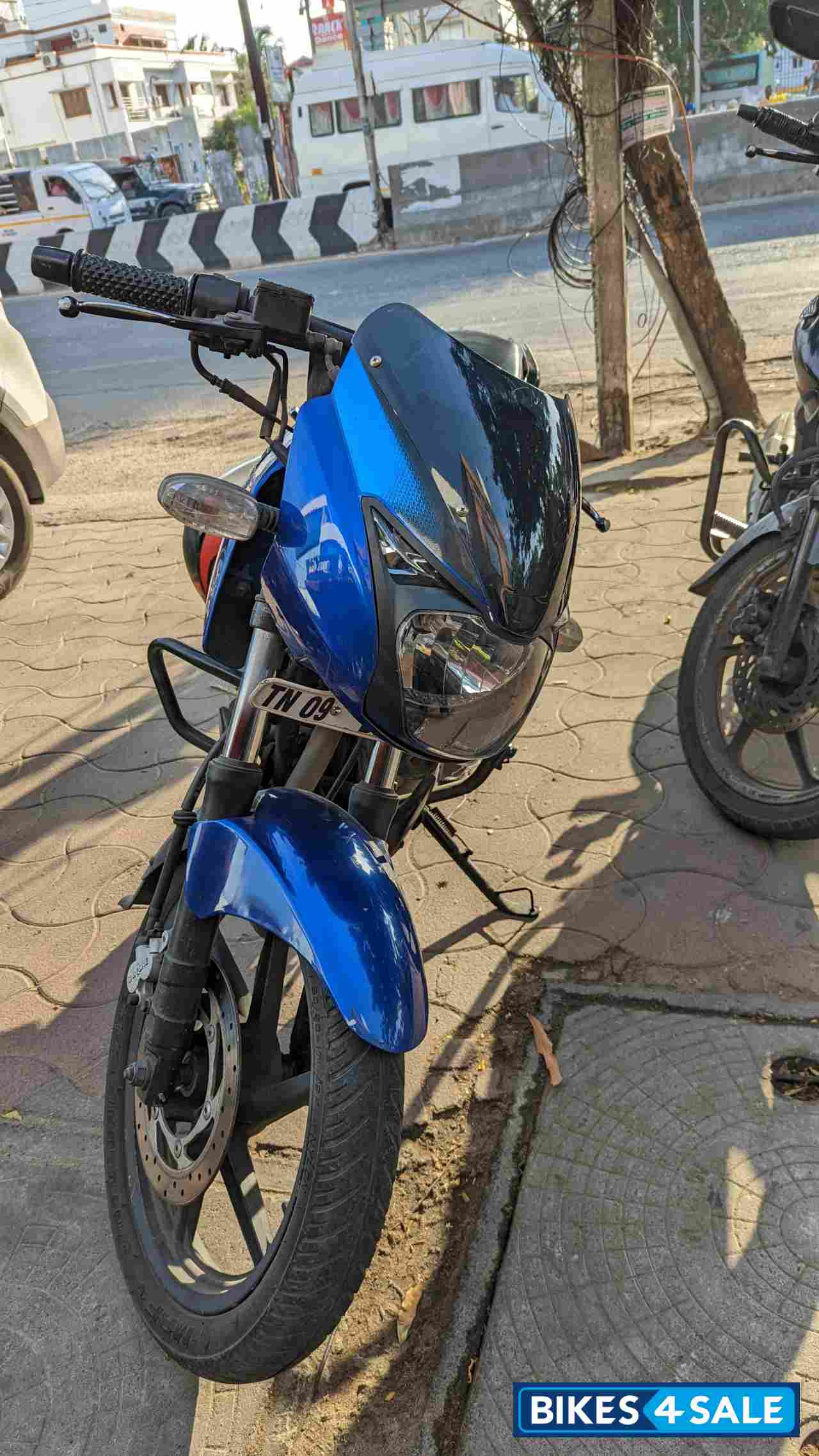 Blue Bajaj Pulsar 180