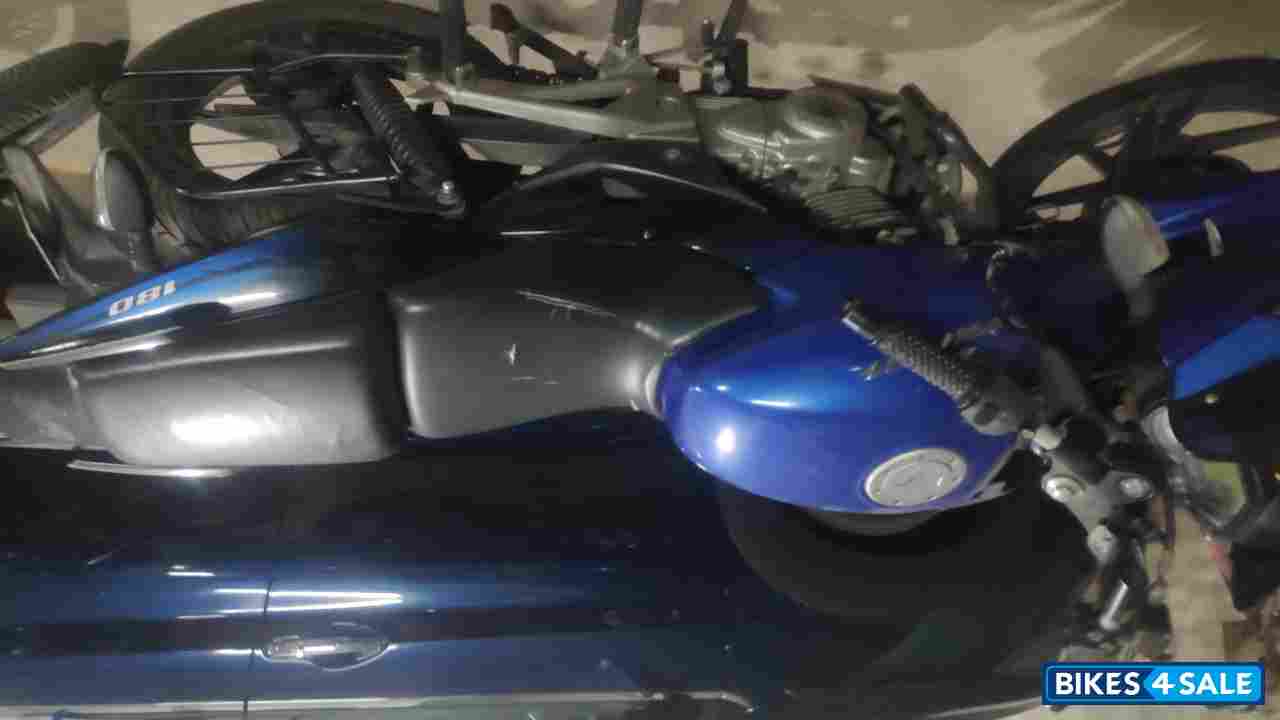 Blue Bajaj Pulsar 180