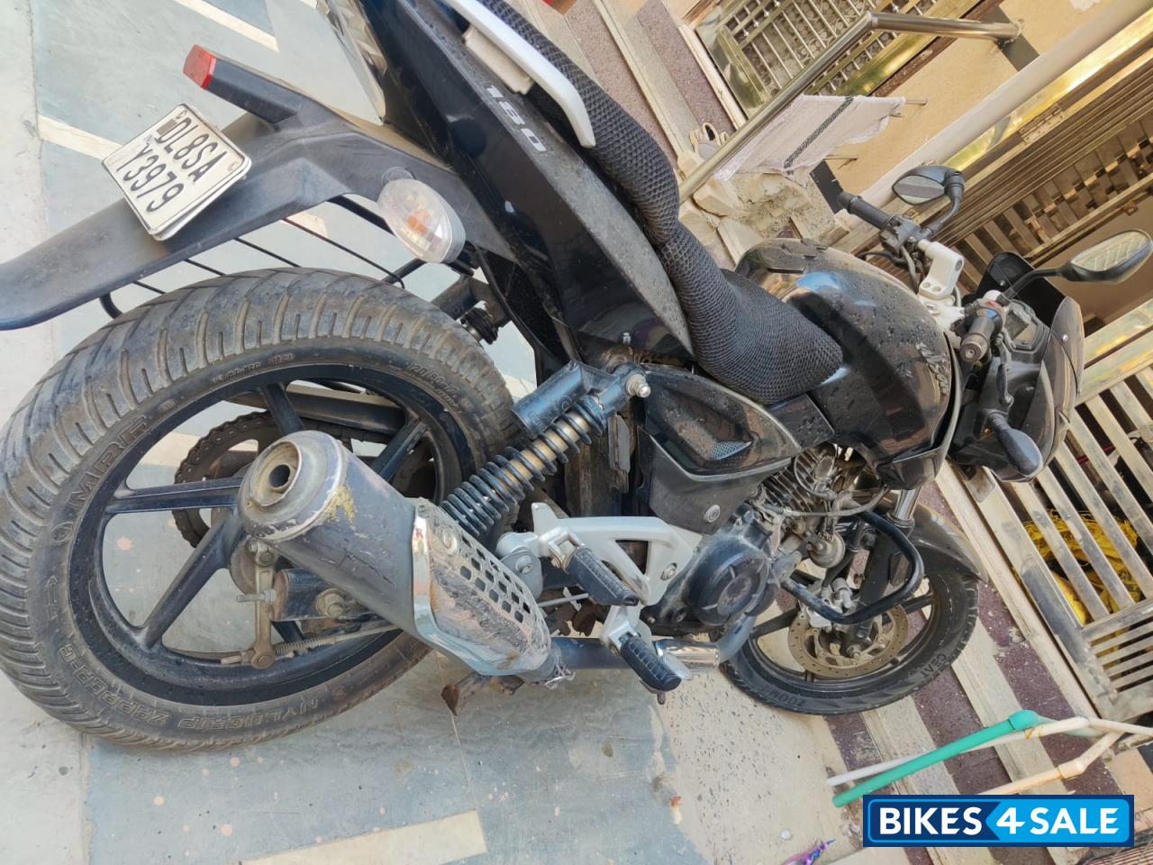 Black Bajaj Pulsar 180 DTSi