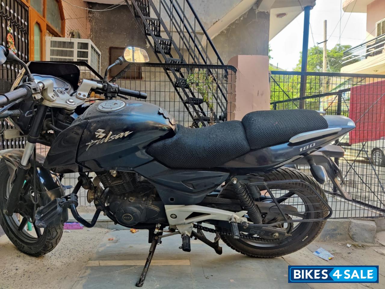 Black Bajaj Pulsar 180 DTSi