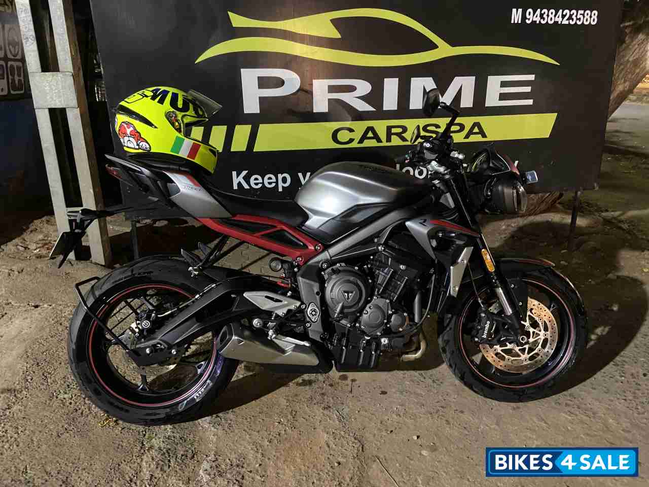 Triumph Street Triple R