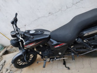 Bajaj Avenger Street 220