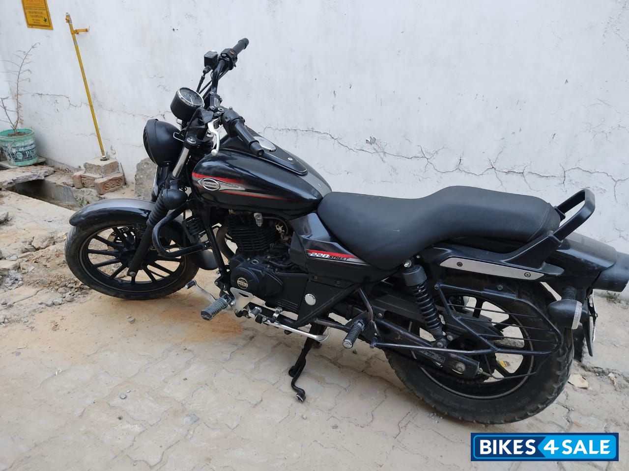 Bajaj Avenger Street 220